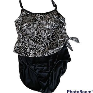 Black & White Flattering Fit Plus Size Swimsuit - Size 16
